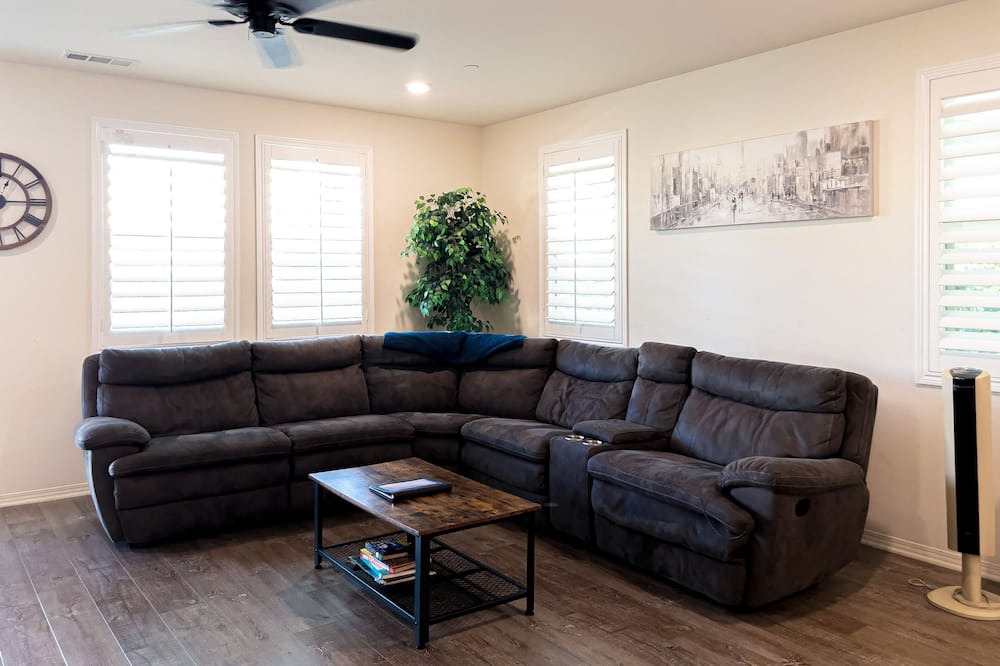 Photo of Bedroom in Mira Loma