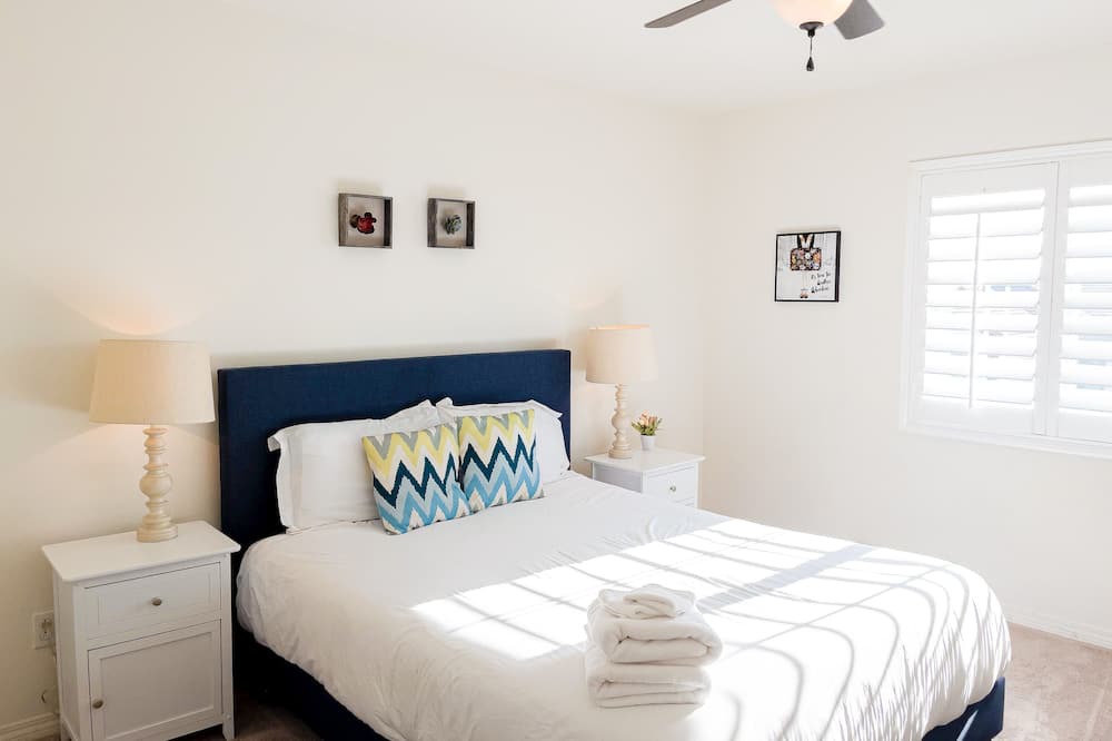 Photo of Bedroom in Mira Loma