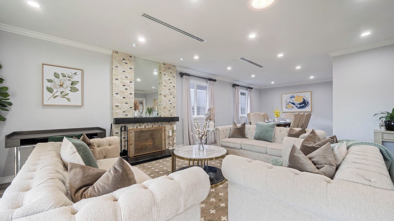 Photo of Livingroom in Northridge
