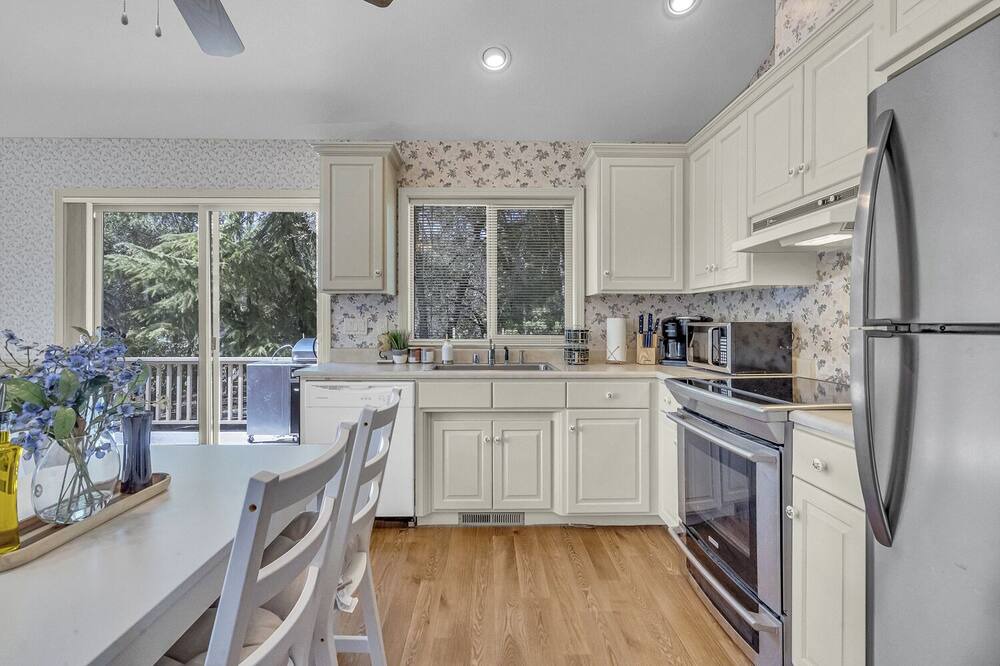 Photo of Kitchen in Grass Valley