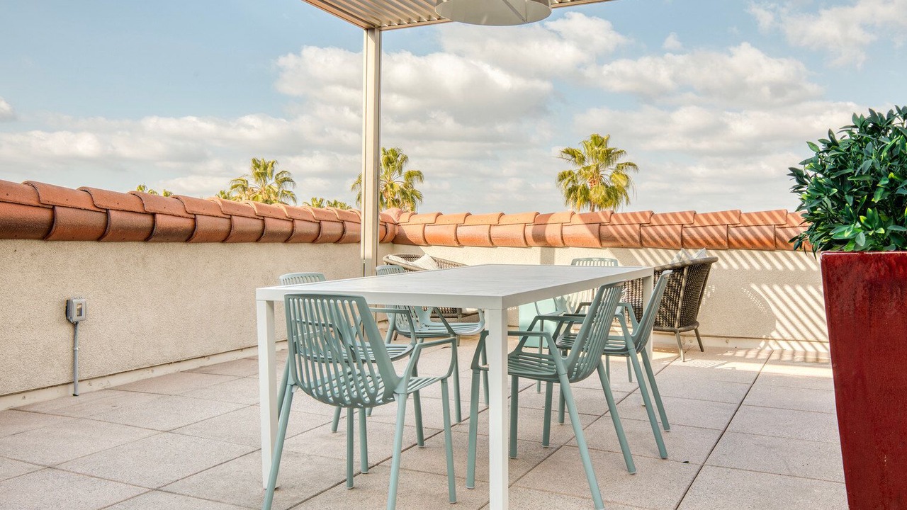 Photo of Outdoor in Encino