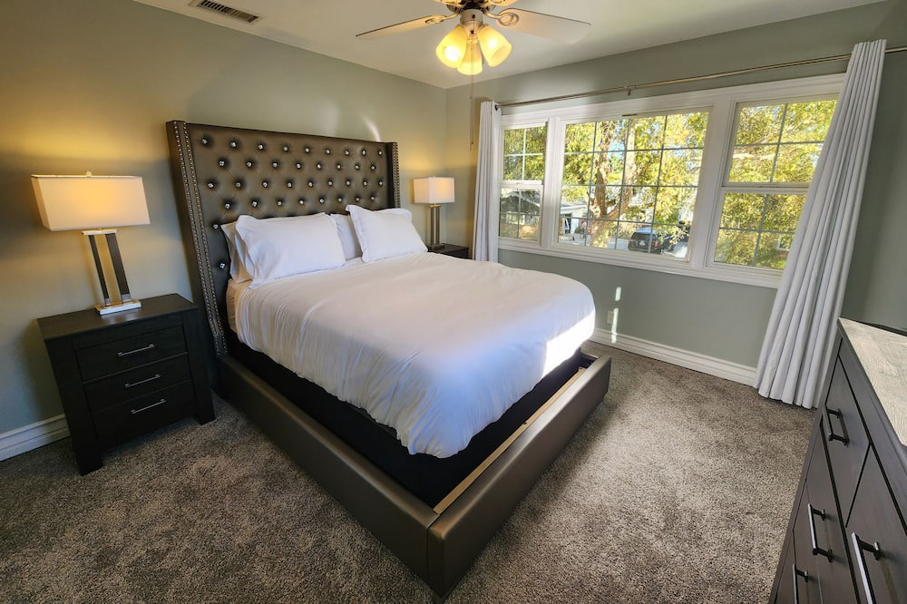 Photo of Bedroom in Harbor