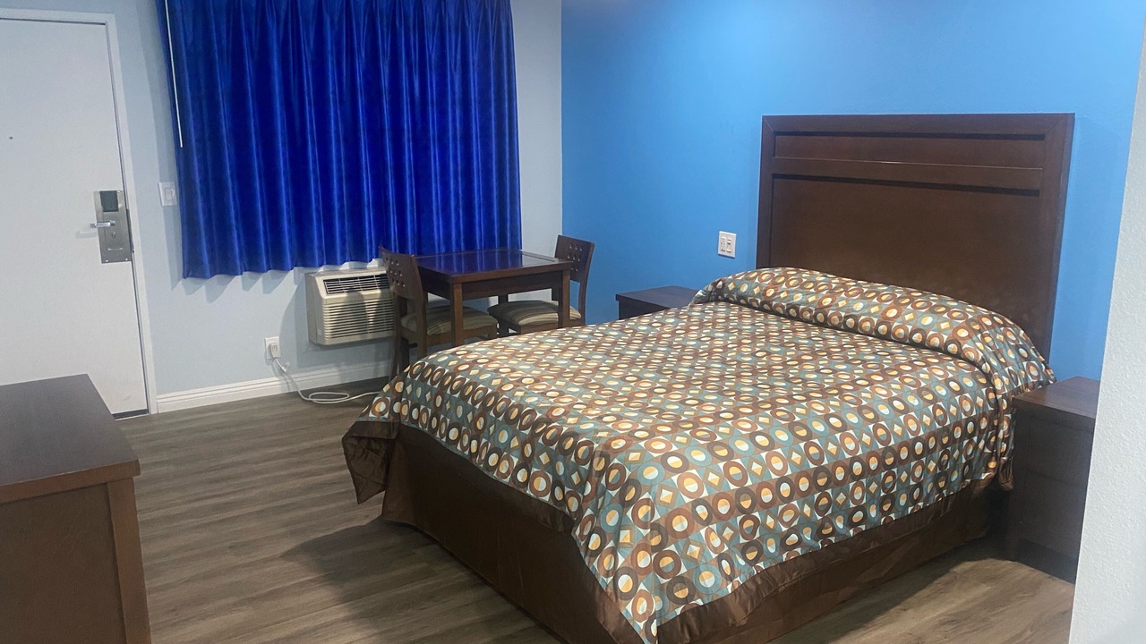 Photo of Bedroom in East Side Costa Mesa