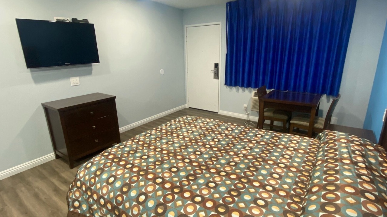 Photo of Bedroom in East Side Costa Mesa