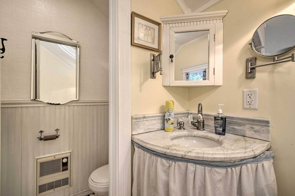 Photo of Bathroom in Fish Camp