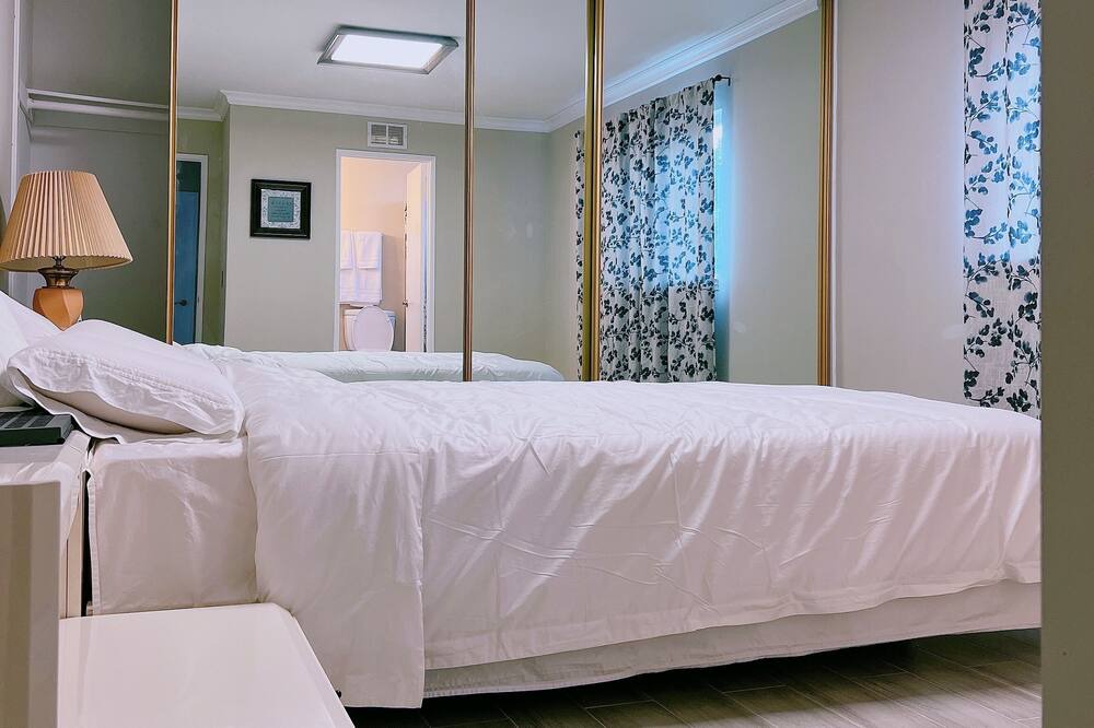 Photo of Bedroom in Rowland Heights