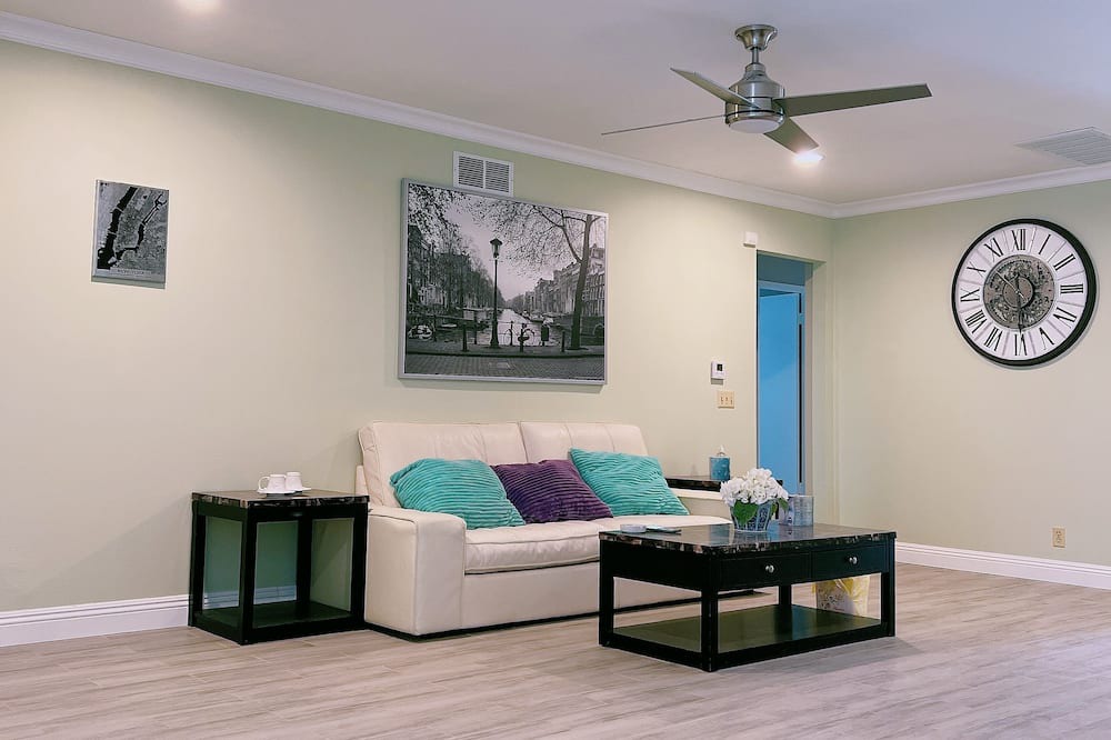 Photo of Livingroom in Rowland Heights