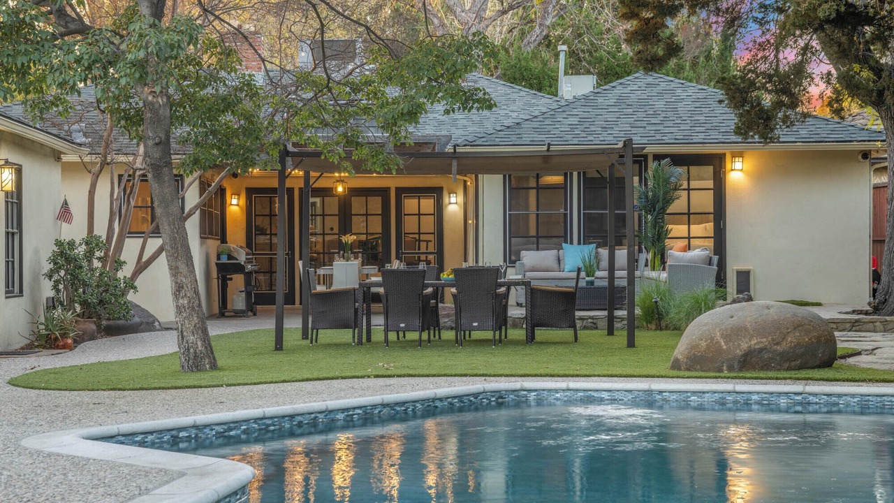 Photo of Outdoor in Northridge