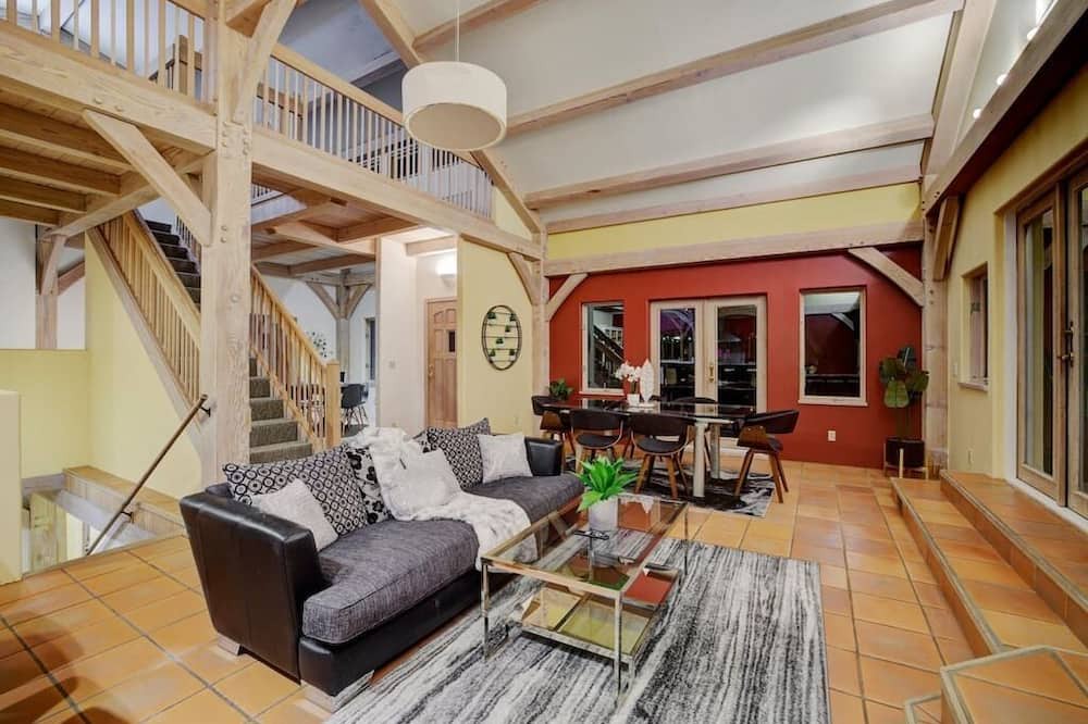 Photo of Livingroom in Sleepy Hollow