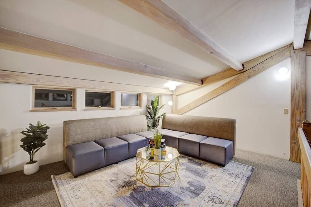 Photo of Livingroom in Sleepy Hollow
