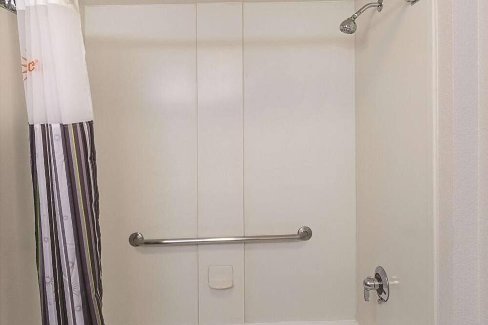 Photo of Bathroom in Guasti