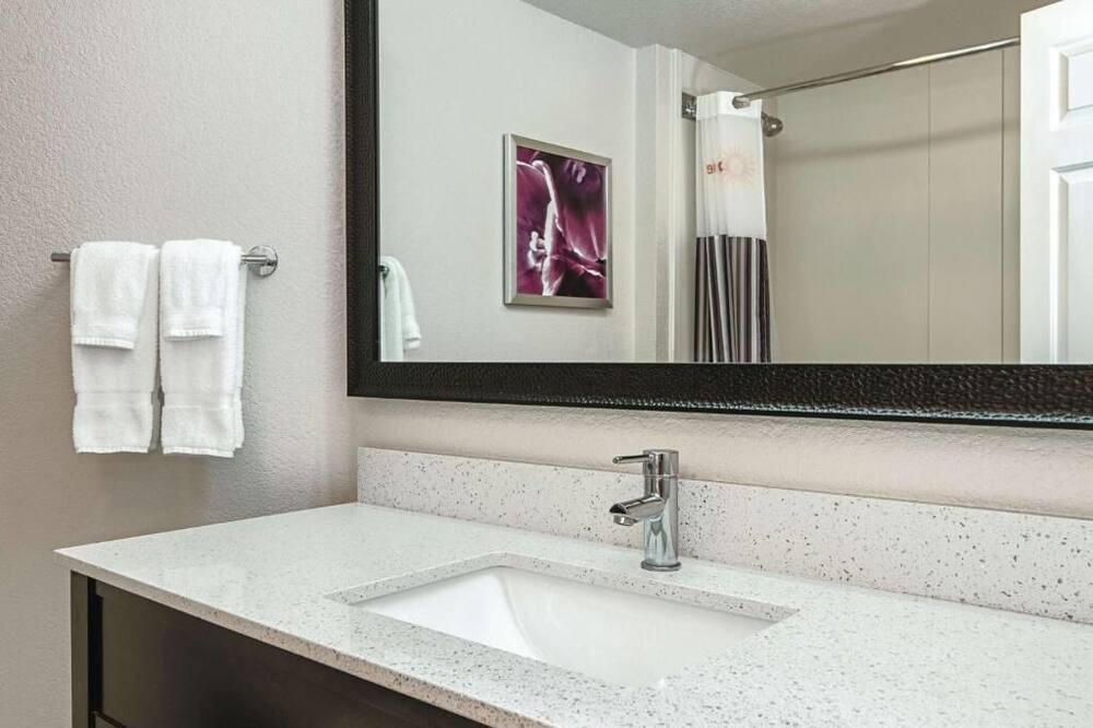 Photo of Bathroom in Guasti