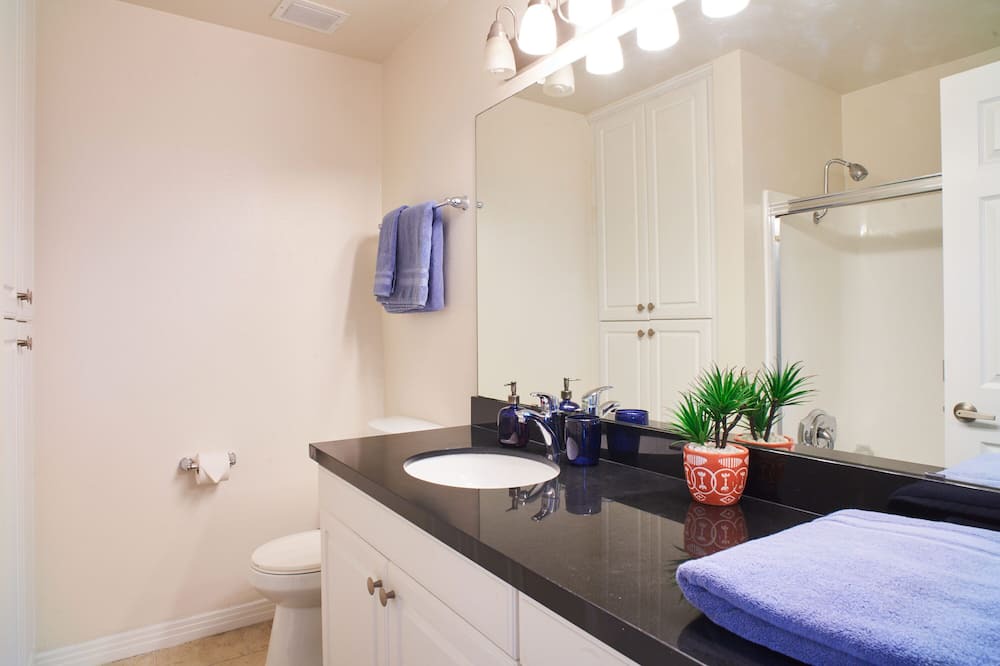 Photo of Bathroom in Marina Peninsula