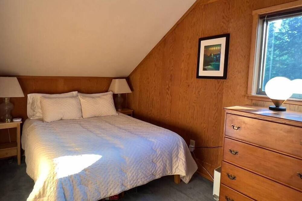 Photo of Bedroom in Alpine Meadows