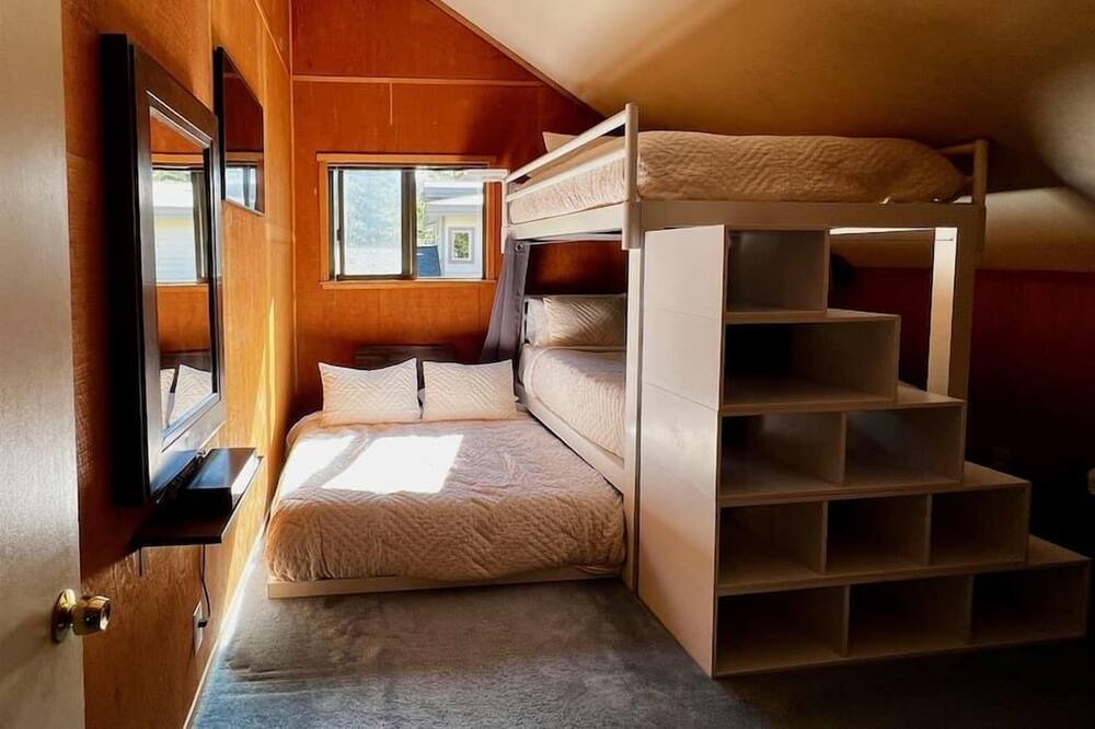 Photo of Bedroom in Alpine Meadows