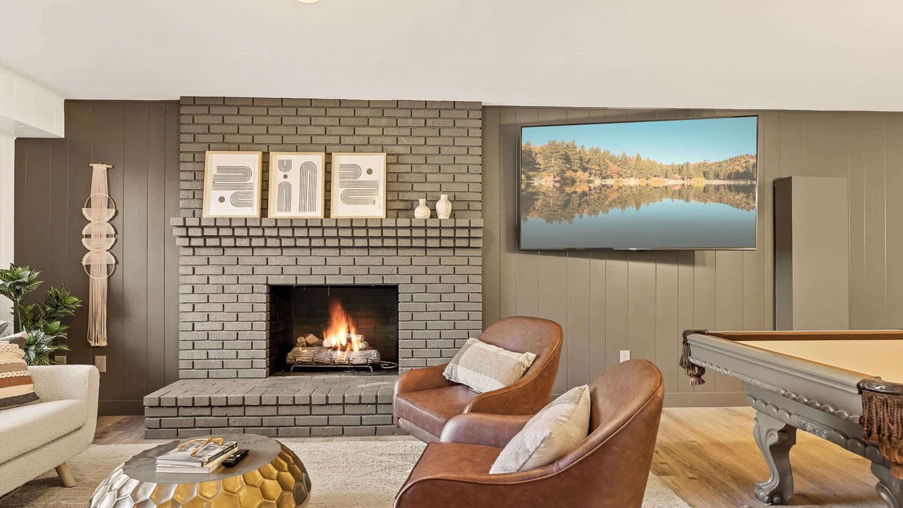 Photo of Livingroom in Lake Arrowhead