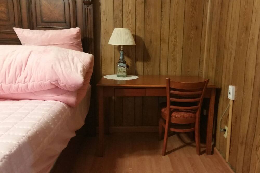 Photo of Bedroom in Tehachapi