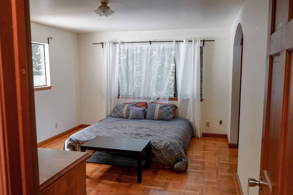 Photo of Bedroom in Los Gatos