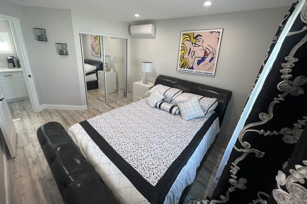 Photo of Bedroom in West Hills
