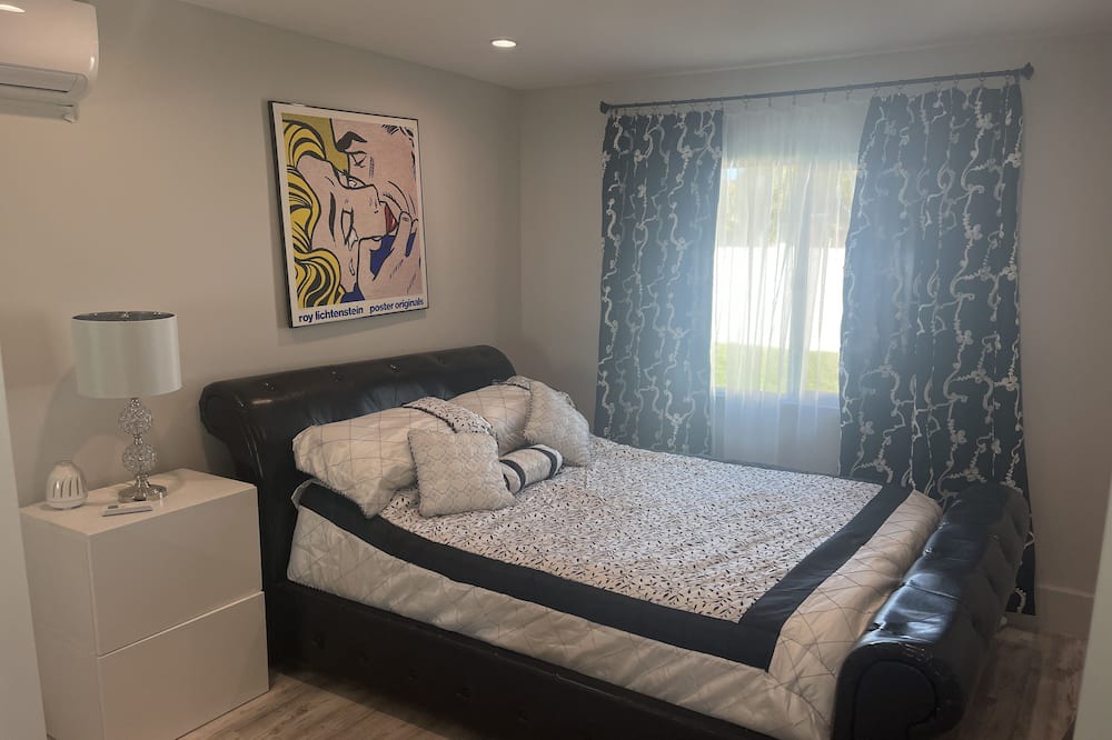 Photo of Bedroom in West Hills