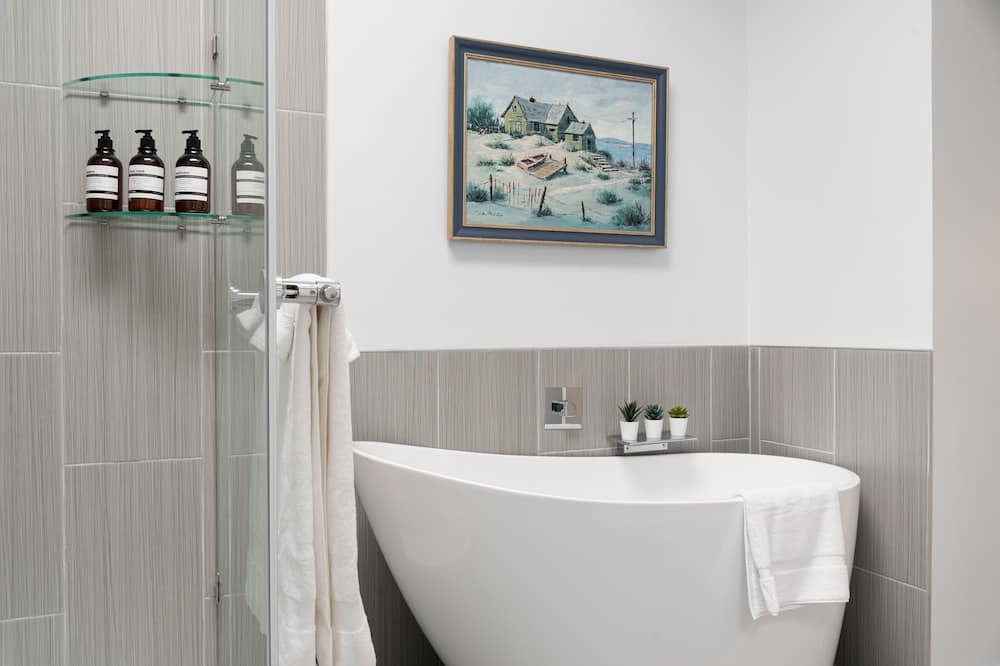Photo of Bathroom in North Tustin