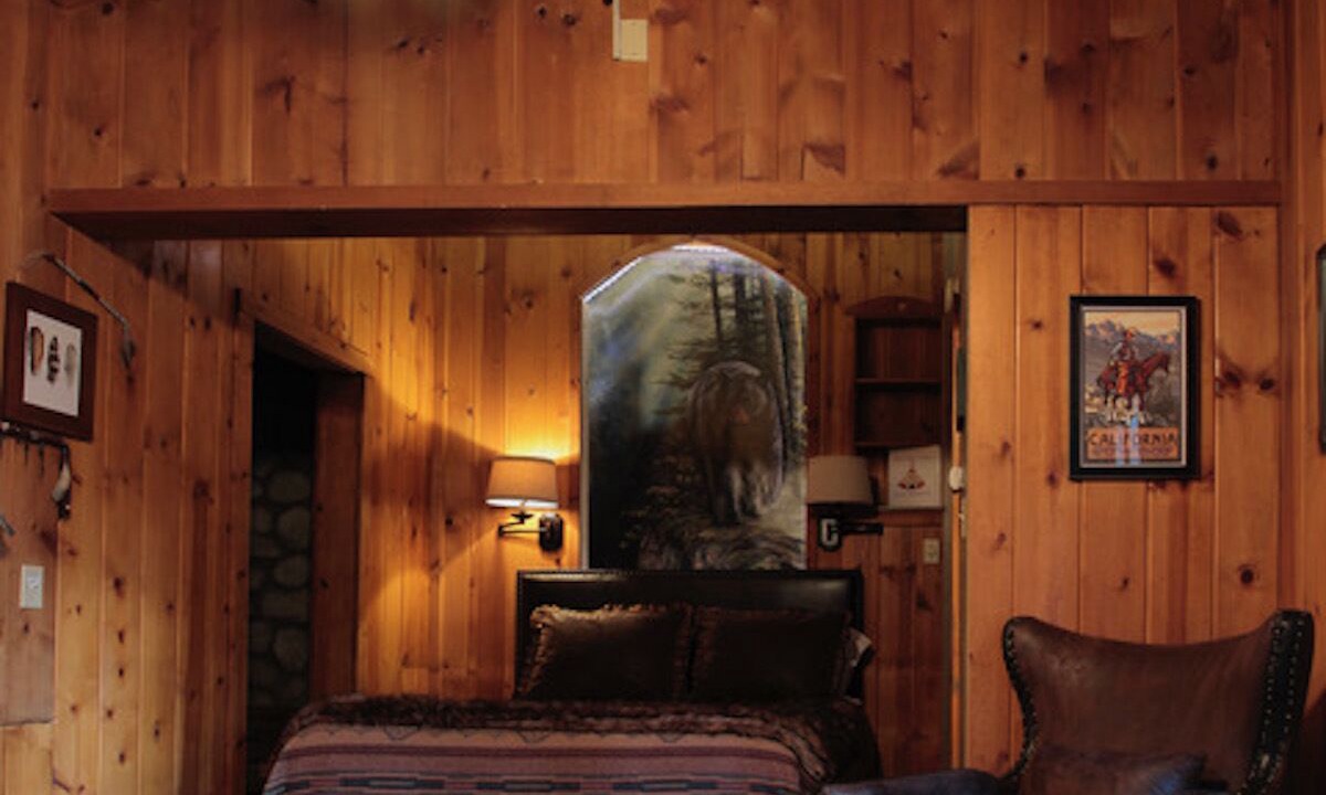 Photo of Bedroom in Idyllwild