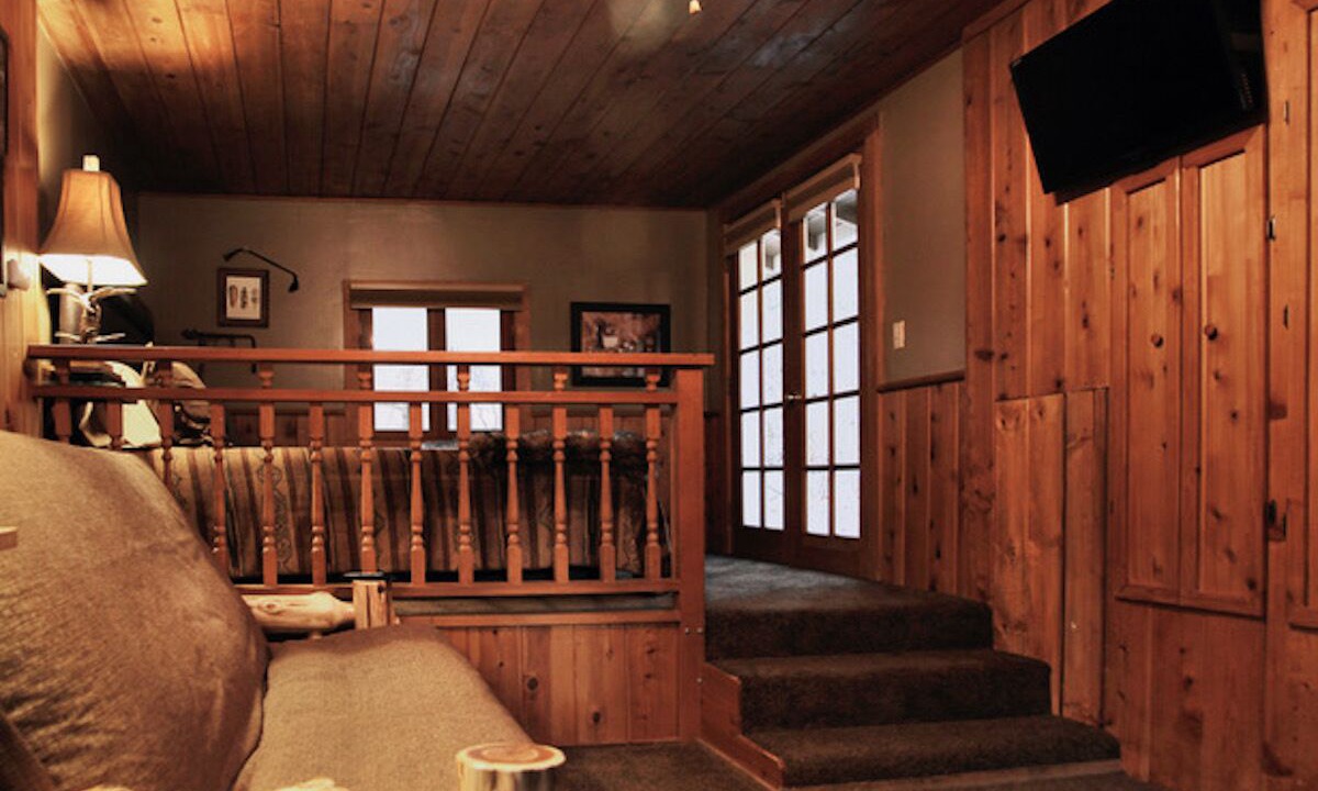 Photo of Bedroom in Idyllwild