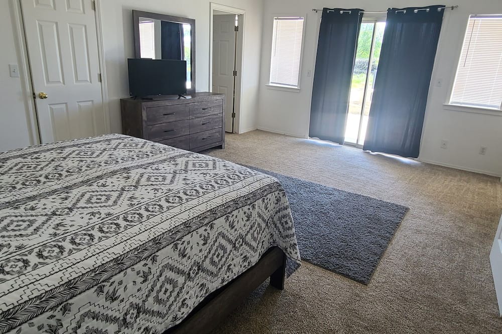 Photo of Bedroom in Porterville