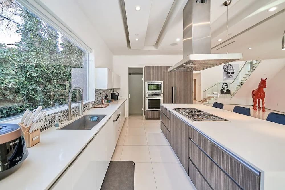 Photo of Kitchen in Greater Wilshire - Hancock Park