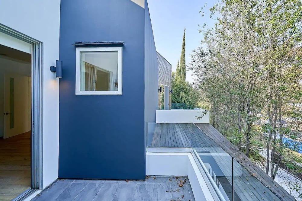 Photo of Outdoor in Greater Wilshire - Hancock Park