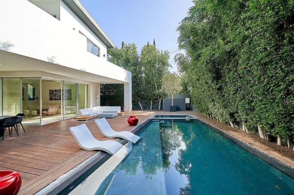 Photo of Outdoor in Greater Wilshire - Hancock Park