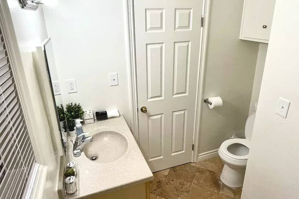Photo of Bathroom in Glendale