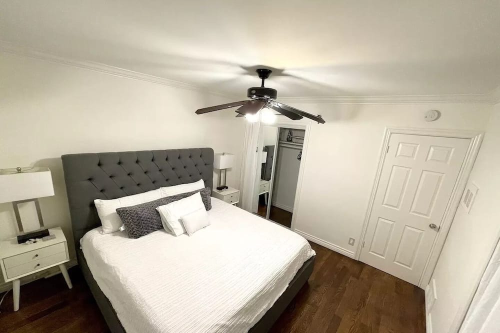 Photo of Bedroom in Glendale