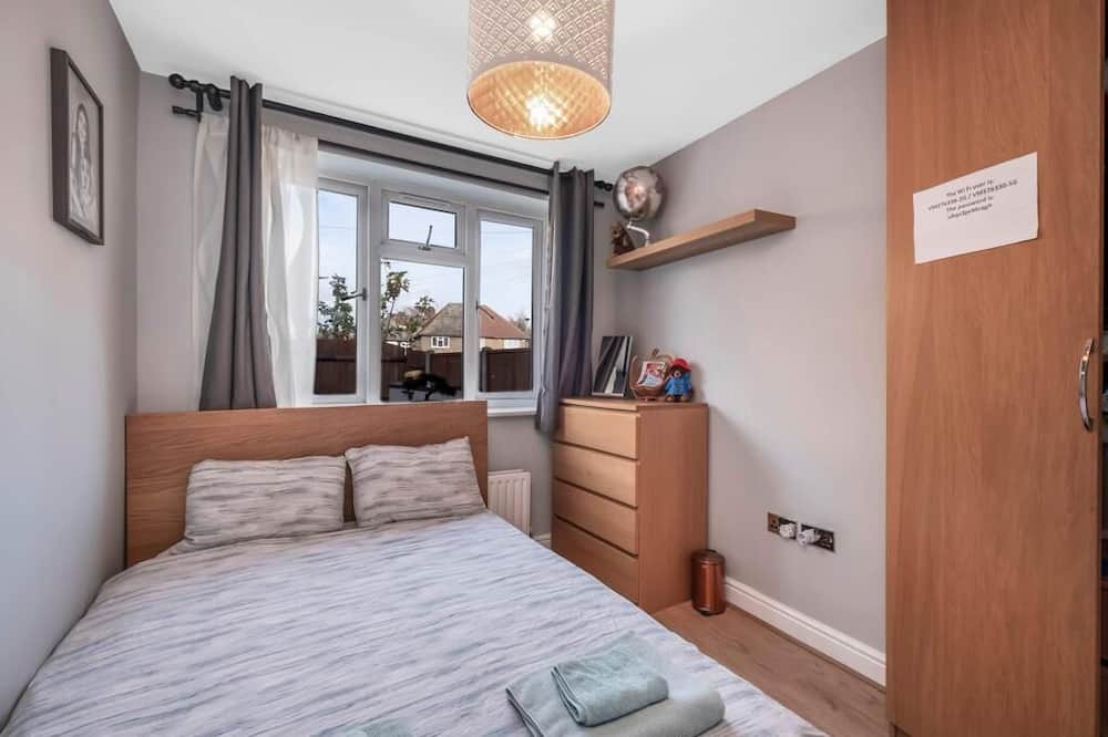 Photo of Bedroom in Plaistow South