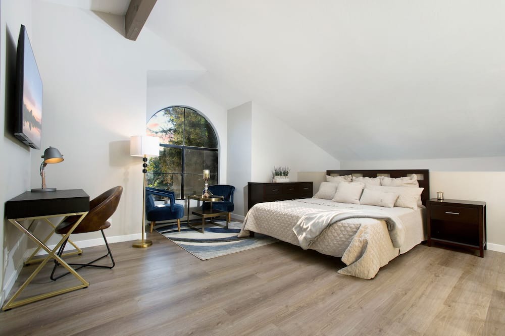 Photo of Bedroom in Agoura Hills