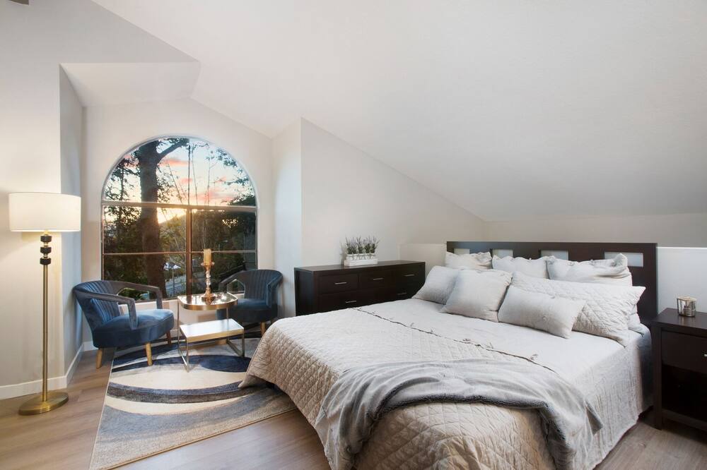 Photo of Bedroom in Agoura Hills