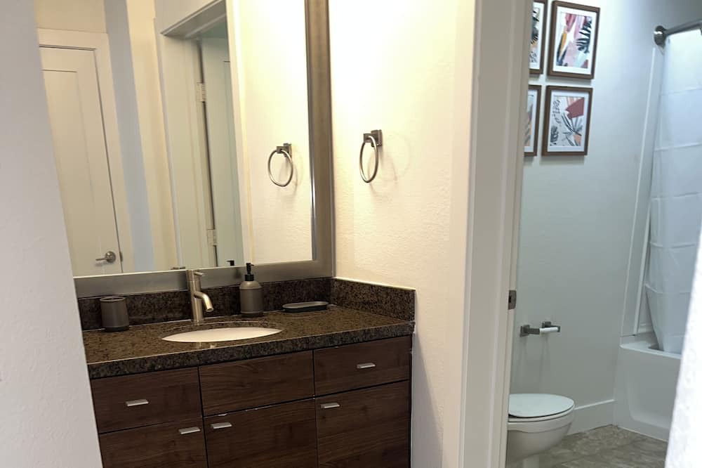 Photo of Bathroom in Marina Peninsula