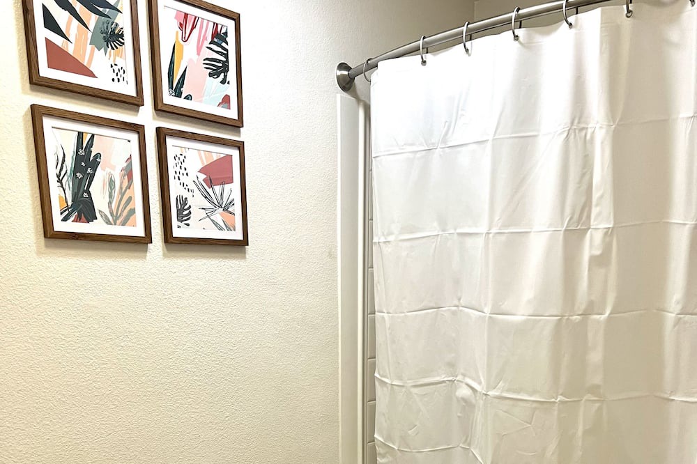 Photo of Bathroom in Marina Peninsula