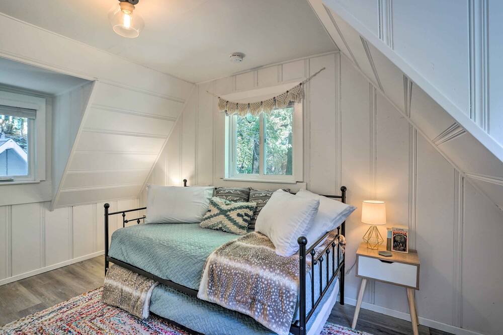 Photo of Bedroom in Arrowhead Villas