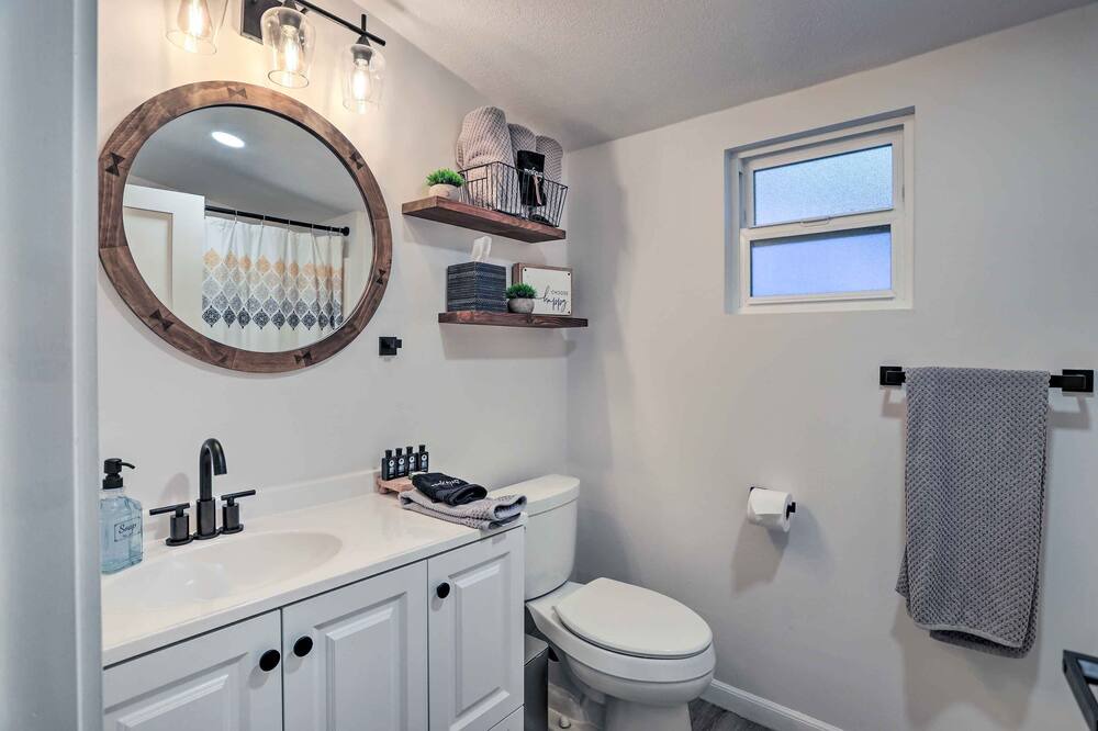 Photo of Bathroom in Arrowhead Villas