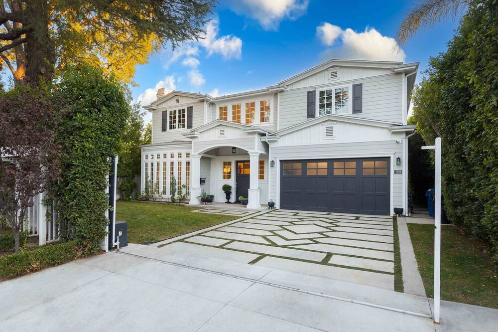 Photo of Outdoor in Valley Village