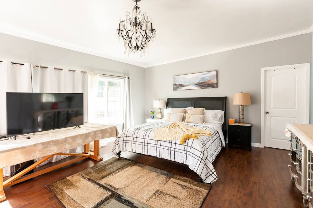Photo of Bedroom in Duarte