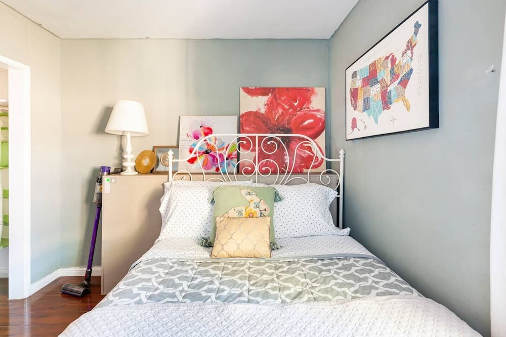 Photo of Bedroom in Duarte