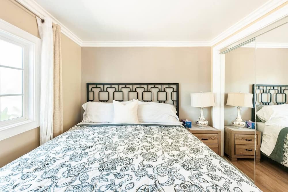 Photo of Bedroom in Duarte