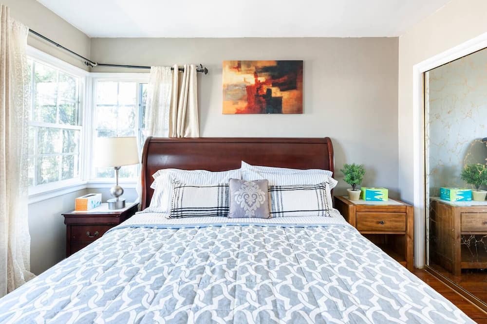 Photo of Bedroom in Duarte