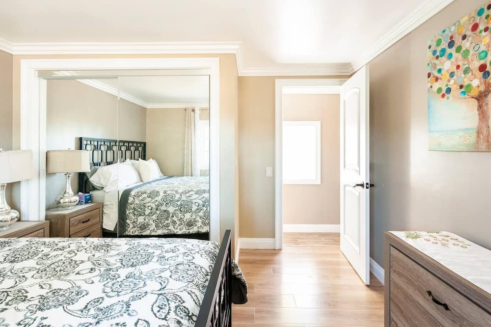 Photo of Bedroom in Duarte
