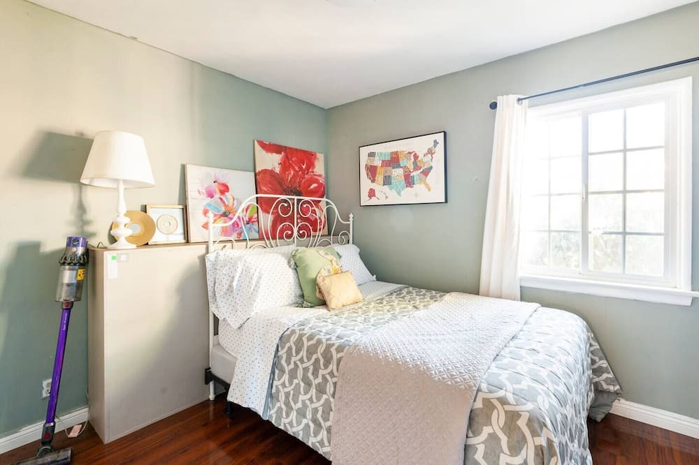 Photo of Bedroom in Duarte