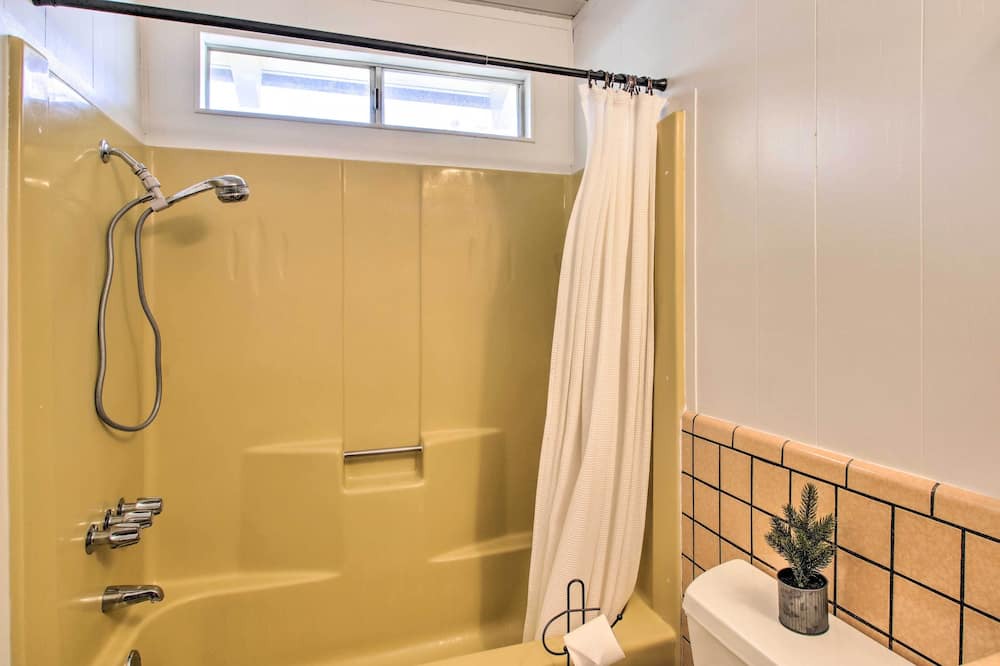 Photo of Bathroom in Frazier Park