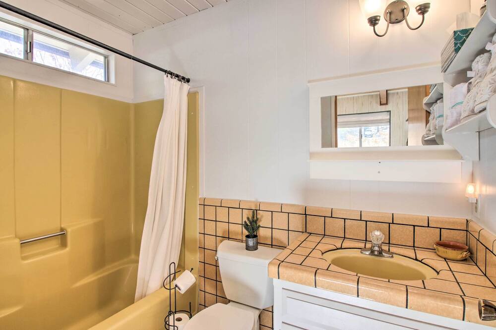 Photo of Bathroom in Frazier Park