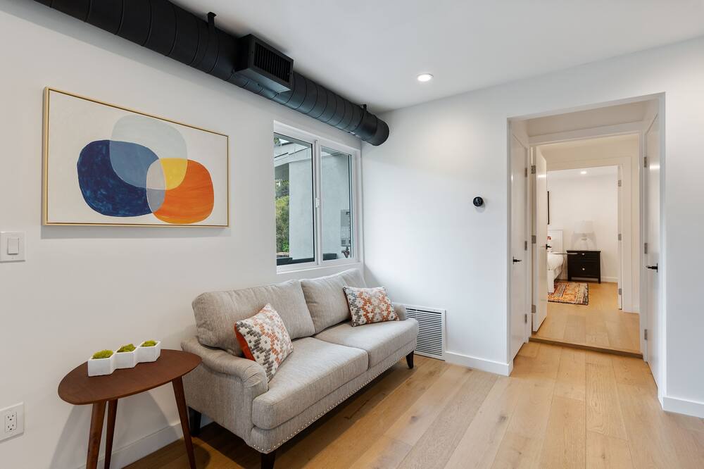 Photo of Livingroom in Beachwood Canyon